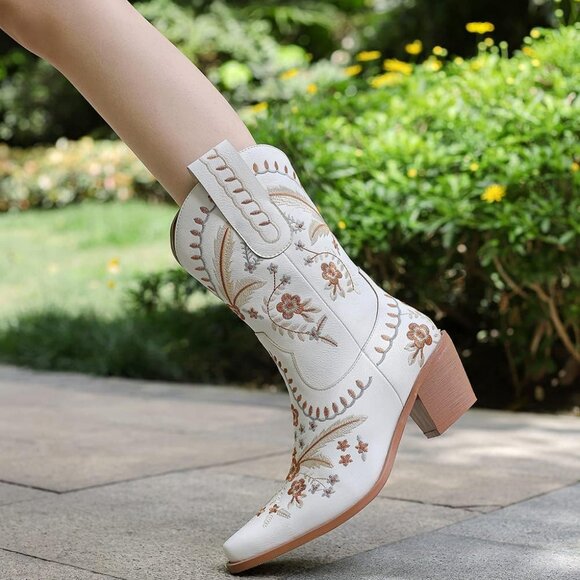 LIPUIXI Western Boots Women's White Synthetic Pull On Floral Low Chunky Heel - Picture 8 of 8